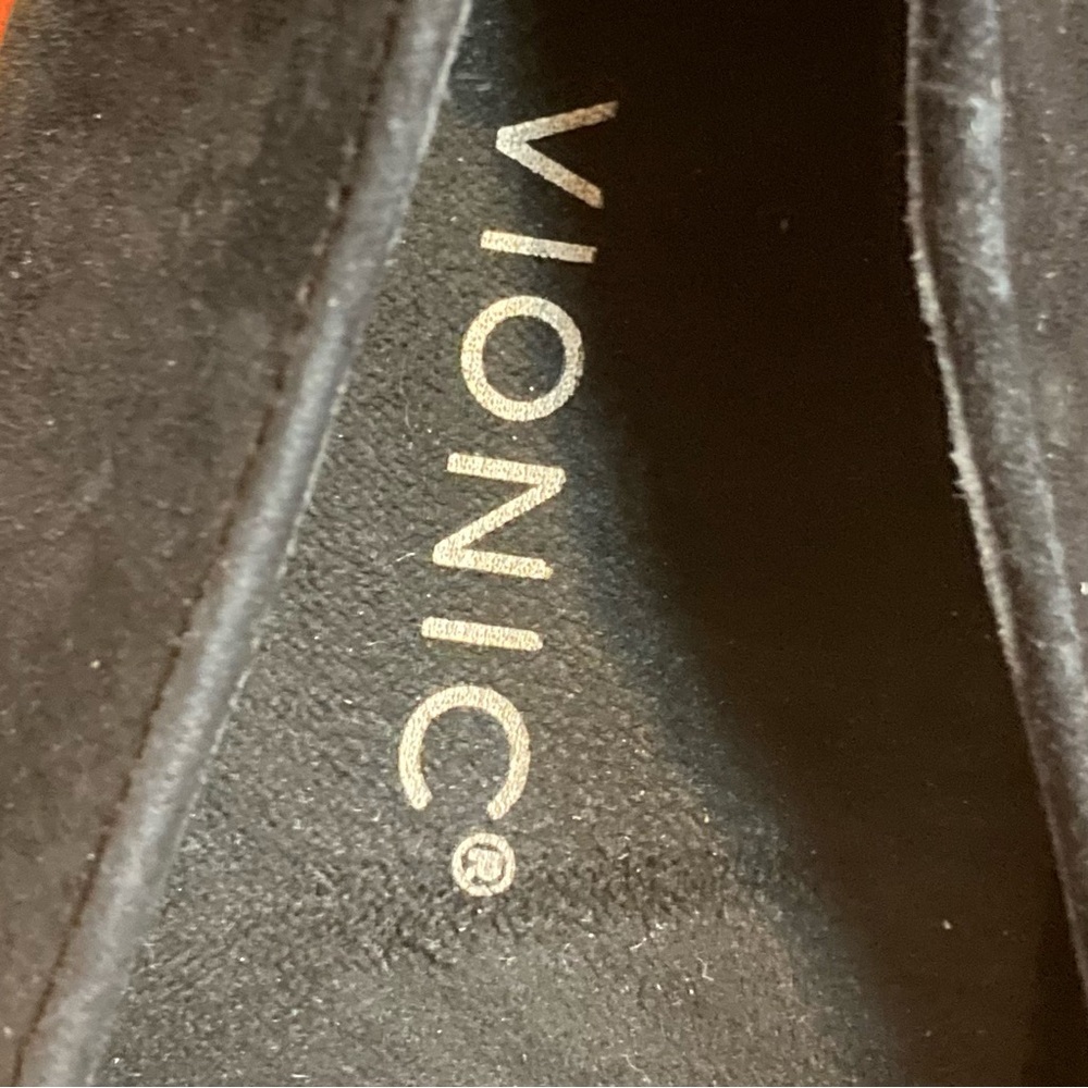 VIONIC  WOMENS WILLA WEDGE BLACK WATER REPELLENT SUEDE SIZE 8 WIDE NWOB - Picture 9 of 11